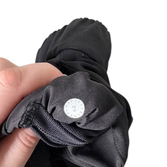 Lululemon On The Fly Pant 28 in Black 2 Lounge Comfort Athleisure Travel - Picture 8 of 9